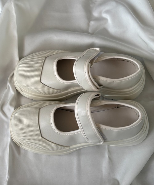 Teem Store（チームストア）の「ベルトストラップ メリージェーンチャンキースニーカー（スニーカー・レディース・アイボリー/ブラック・35inch/37inch/39inch）」の18枚目の写真