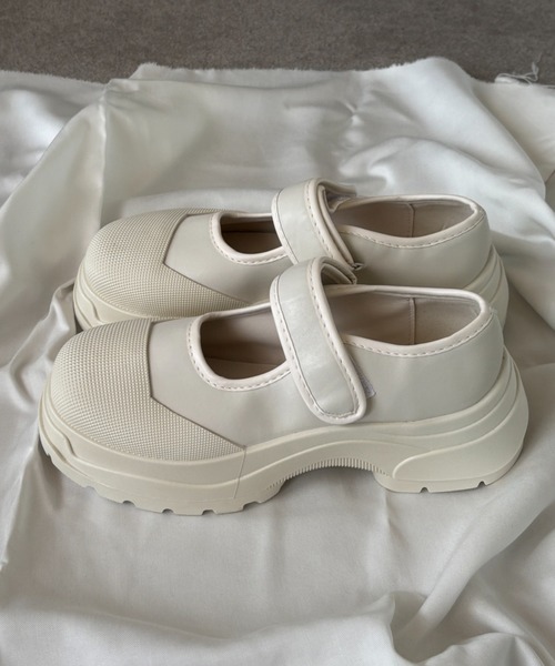 Teem Store（チームストア）の「ベルトストラップ メリージェーンチャンキースニーカー（スニーカー・レディース・アイボリー/ブラック・35inch/37inch/39inch）」の19枚目の写真