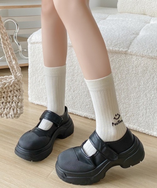 Teem Store（チームストア）の「ベルトストラップ メリージェーンチャンキースニーカー（スニーカー・レディース・アイボリー/ブラック・35inch/37inch/39inch）」の16枚目の写真