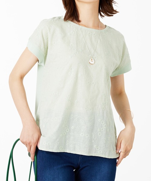 BELLUNA PLUS（ベルーナ）の「刺しゅうレース切替プルオーバー（Tシャツ/カットソー・レディース・イエロー/ブルー/ライトグリーン/コーラル・MEDIUM/LARGE/X-LARGE）」の2枚目の写真