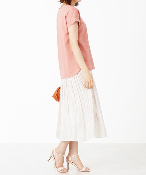BELLUNA PLUS（ベルーナ）の「刺しゅうレース切替プルオーバー（Tシャツ/カットソー・レディース・イエロー/ブルー/ライトグリーン/コーラル・MEDIUM/LARGE/X-LARGE）」の5枚目の写真