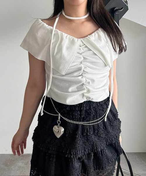 apres jour mignon(アプレジュールミニョン)の「【apres jour mignon SOIE】タイ付きオフショルトップス【ZOZOTOWN限定アイテム】(Tシャツ/カットソー・レディース・ブラック/チャコールグレー/オフホワイト・フリー/X-LARGE)」の6枚目の写真