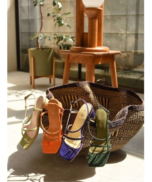 Katrin TOKYO(カトリーントーキョー)の「color tong sandal(サンダル・レディース・ダークグリーン/ダークパープル/オレンジ/ライム・XXS/XS/S/M)」の2枚目の写真