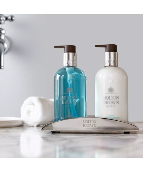 MOLTON BROWN（モルトンブラウン）の「サイプレス＆シーフェンネル ハンドウォッシュ 300ml｜モルトンブラウン MOLTON BROWN（ハンドソープ・メンズ・アロマティック・FREE）」の4枚目の写真