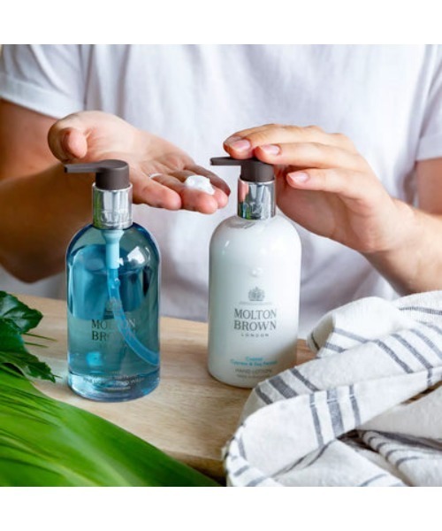 MOLTON BROWN（モルトンブラウン）の「サイプレス＆シーフェンネル ハンドウォッシュ 300ml｜モルトンブラウン MOLTON BROWN（ハンドソープ・メンズ・アロマティック・FREE）」の5枚目の写真