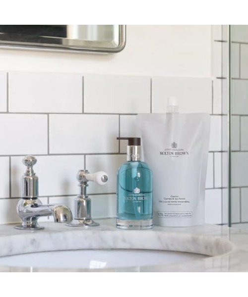 MOLTON BROWN（モルトンブラウン）の「サイプレス＆シーフェンネル ハンドウォッシュ 300ml｜モルトンブラウン MOLTON BROWN（ハンドソープ・メンズ・アロマティック・FREE）」の6枚目の写真