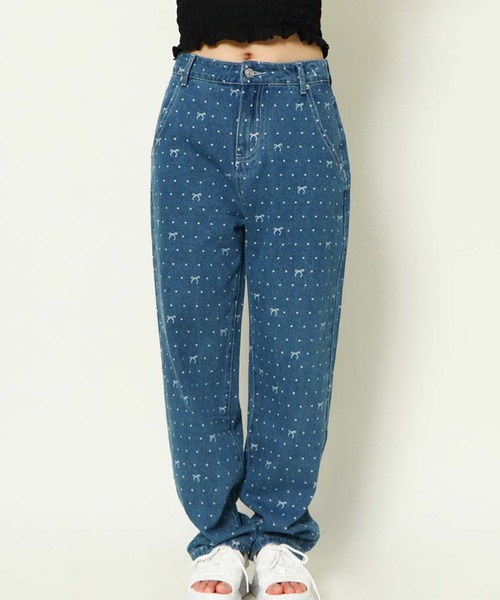 GORGE(ゴージ)の「《総柄リボン×美脚シルエット》レディース デニムパンツ ストレート 体型カバー 春夏秋(デニムパンツ・レディース・ライトブルーグレー/ブルー・S/M)」の4枚目の写真
