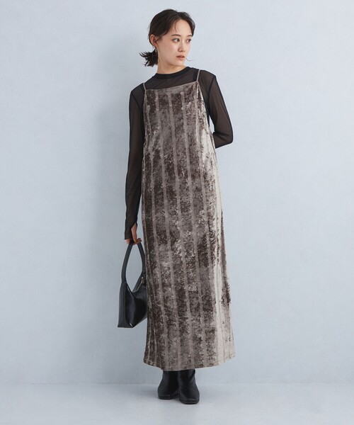 MILLER（ミラー）の「【別注】＜Robert P. Miller＞ベロア キャミソールワンピース（ワンピース・レディース・グレー/モカ/ネイビー・FREE）」の4枚目の写真