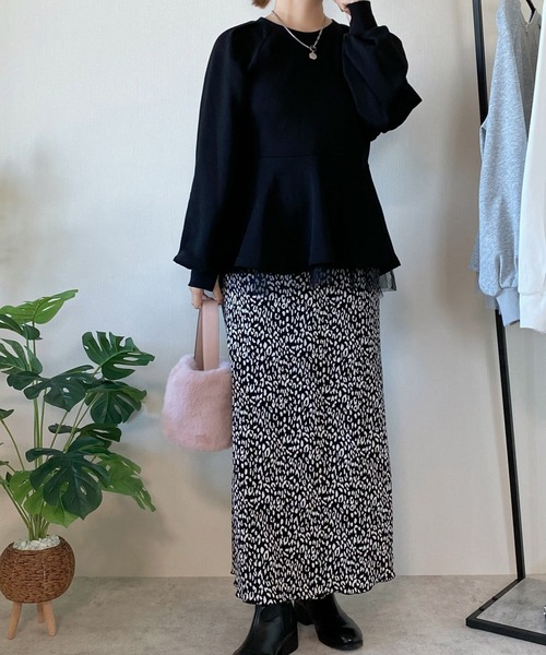 JUNOAH（ジュノア）の「ぺプラムチュールスウェットトップス（スウェット・レディース・杢グレー/ブラック/アイボリー・X-LARGE/LARGE/MEDIUM）」の9枚目の写真