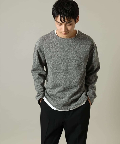 a.v.v（アーヴェヴェ）の「【きれいめ秋TOPS】ヘリンボーンフェイクレイヤードセミワイドカットソー（Tシャツ/カットソー・メンズ・チャコールグレー/グレー/ライトグレー・46/48/50）」の2枚目の写真