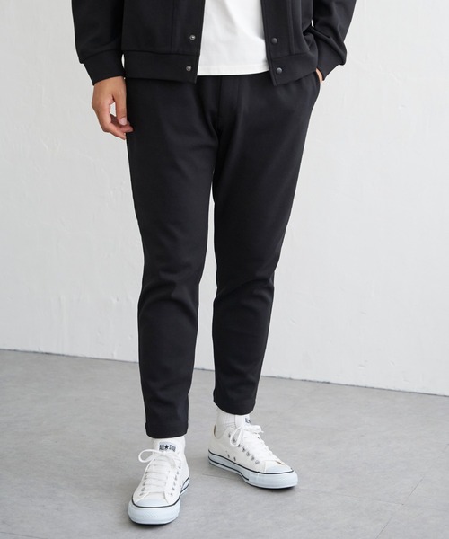 ikka(イッカ)の「【セットアップ対応】テックストレッチテーパードパンツ(その他パンツ・メンズ・ブラック/オリーブ/スモークグレー・S/M/L/XL)」の2枚目の写真