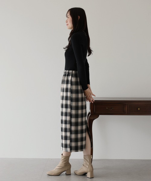 BLUEEAST（ブルーイースト）の「《新色追加／選べるチェック柄》チェック柄タイトスカート（スカート・レディース・ブラウン/ベージュ/ブラック/ネイビー/ブラウン系/ダークブラウン/ネイビー系・MEDIUM）」の13枚目の写真