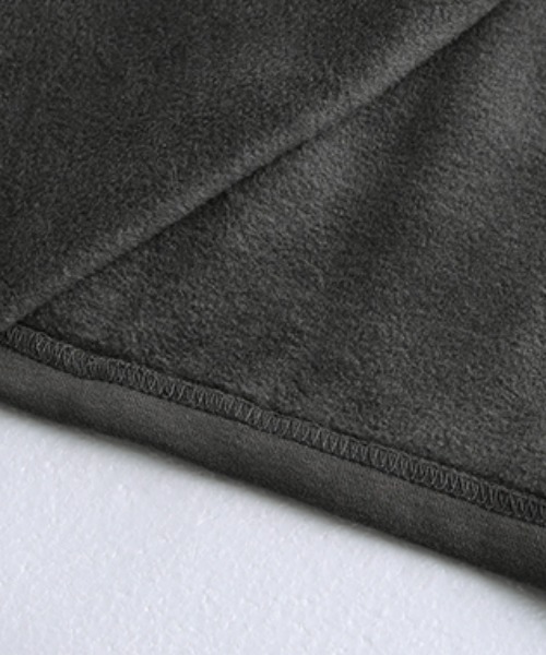 HUG.U（ハグユー）の「極暖パーカーワンピース（ワンピース・レディース・ブラック/ブルー/ダークグレー・レギュラー丈/ミディアム丈/トール丈）」の15枚目の写真