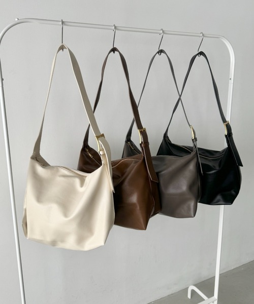 SOLLON.(ソルロン)の「ワンハンドルPUショルダーバッグ(ショルダーバッグ・レディース・アイボリー/ブラック/モカ/ブラウン・FREE)」の5枚目の写真