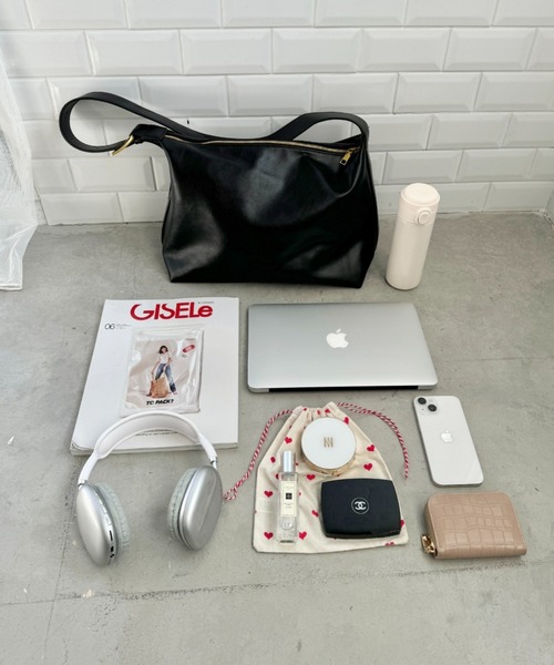 SOLLON.(ソルロン)の「ワンハンドルPUショルダーバッグ(ショルダーバッグ・レディース・アイボリー/ブラック/モカ/ブラウン・FREE)」の6枚目の写真