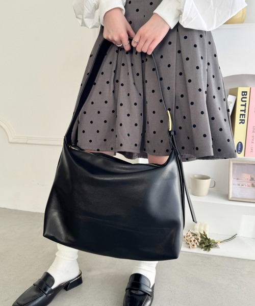 SOLLON.(ソルロン)の「ワンハンドルPUショルダーバッグ(ショルダーバッグ・レディース・アイボリー/ブラック/モカ/ブラウン・FREE)」の11枚目の写真