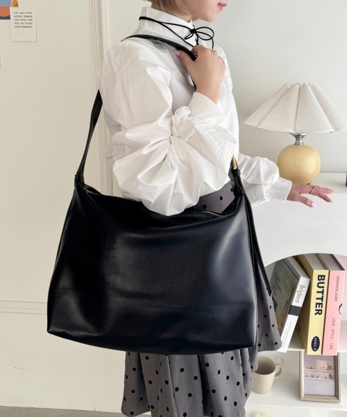 SOLLON.(ソルロン)の「ワンハンドルPUショルダーバッグ(ショルダーバッグ・レディース・アイボリー/ブラック/モカ/ブラウン・FREE)」の8枚目の写真