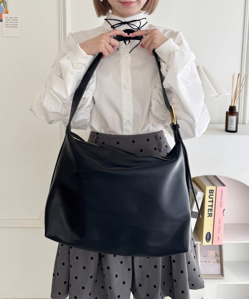 SOLLON.(ソルロン)の「ワンハンドルPUショルダーバッグ(ショルダーバッグ・レディース・アイボリー/ブラック/モカ/ブラウン・FREE)」の10枚目の写真