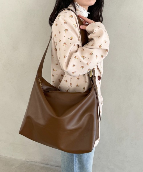 SOLLON.(ソルロン)の「ワンハンドルPUショルダーバッグ(ショルダーバッグ・レディース・アイボリー/ブラック/モカ/ブラウン・FREE)」の15枚目の写真