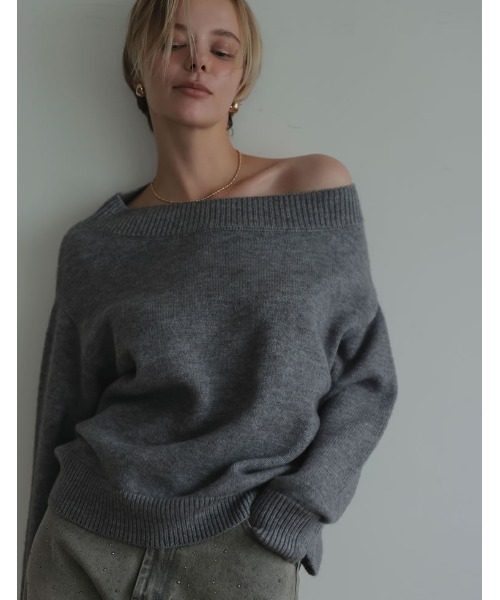 Re:EDIT（リエディ）の「[2024-25 WINTER COLLECTION]アルパカタッチオフショルダーニットトップス（ニット/セーター・レディース・グレー/ブラック/アイボリー/ブラウン/レッド・MEDIUM/LARGE）」の15枚目の写真
