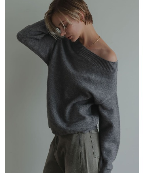 Re:EDIT（リエディ）の「[2024-25 WINTER COLLECTION]アルパカタッチオフショルダーニットトップス（ニット/セーター・レディース・グレー/ブラック/アイボリー/ブラウン/レッド・MEDIUM/LARGE）」の16枚目の写真