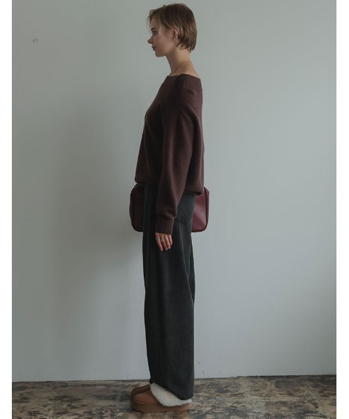 Re:EDIT（リエディ）の「[2024-25 WINTER COLLECTION]アルパカタッチオフショルダーニットトップス（ニット/セーター・レディース・グレー/ブラック/アイボリー/ブラウン/レッド・MEDIUM/LARGE）」の22枚目の写真