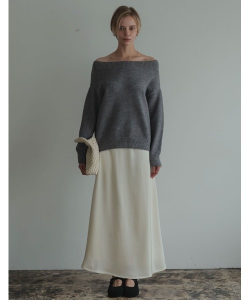 Re:EDIT（リエディ）の「[2024-25 WINTER COLLECTION]アルパカタッチオフショルダーニットトップス（ニット/セーター・レディース・グレー/ブラック/アイボリー/ブラウン/レッド・MEDIUM/LARGE）」の14枚目の写真