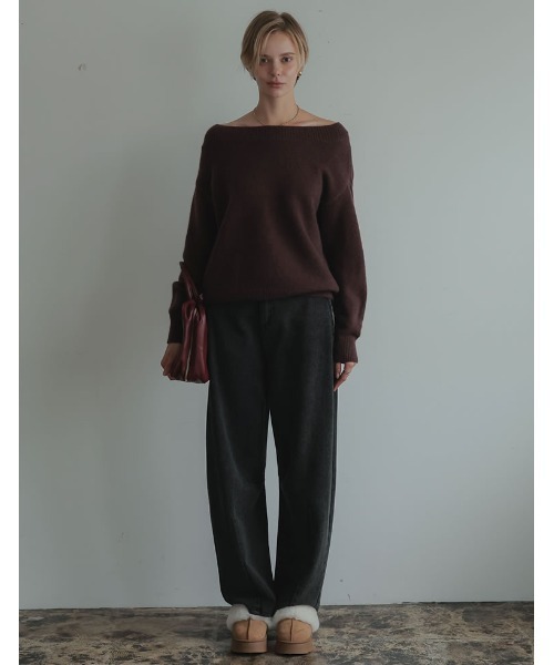 Re:EDIT（リエディ）の「[2024-25 WINTER COLLECTION]アルパカタッチオフショルダーニットトップス（ニット/セーター・レディース・グレー/ブラック/アイボリー/ブラウン/レッド・MEDIUM/LARGE）」の21枚目の写真