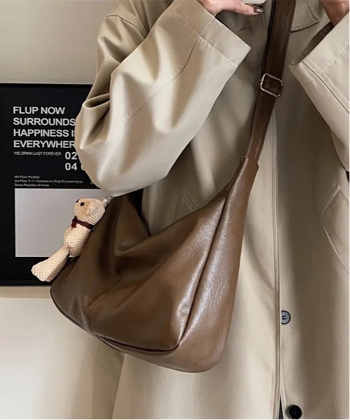 FREE STYLISTS(フリー スタイリスト)の「Y2K くまチャーム 付ショルダーBAG(ショルダーバッグ・レディース・ブラック/ダークブラウン/カーキ/ブラウン・FREE)」の14枚目の写真