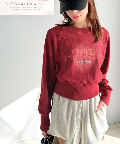 mily bilet（ミウィビレット）の「【mily bilet】カジュアルだけどこなれ感たっぷり。ラインストーン＆ぼかしプリント裏毛使いスウェットクロップド丈トップス（スウェット・レディース・グレー/ブルー/オートミール/レッド・LARGE/SMALL/X-LARGE/MEDIUM）」の14枚目の写真