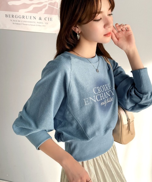 mily bilet（ミウィビレット）の「【mily bilet】カジュアルだけどこなれ感たっぷり。ラインストーン＆ぼかしプリント裏毛使いスウェットクロップド丈トップス（スウェット・レディース・グレー/ブルー/オートミール/レッド・LARGE/SMALL/X-LARGE/MEDIUM）」の12枚目の写真