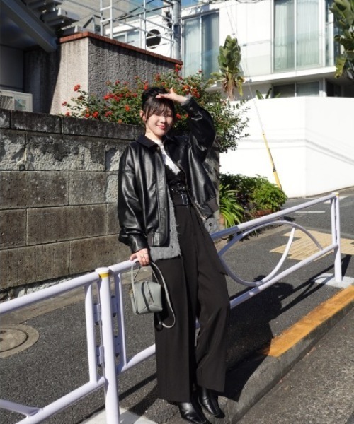 SENEE（セニー）の「belt set 2tuck pants（ベルトセット２タックパンツ）（スラックス・レディース・チャコールグレー/ホワイト/ブラック/ベージュ・MEDIUM/SMALL）」の6枚目の写真