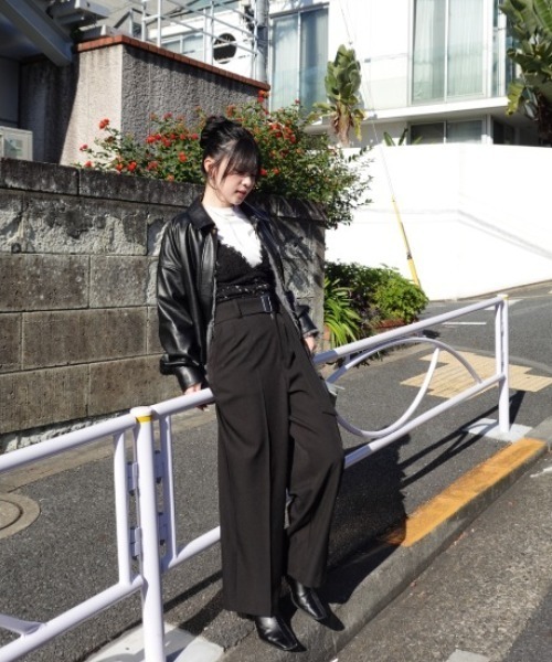 SENEE（セニー）の「belt set 2tuck pants（ベルトセット２タックパンツ）（スラックス・レディース・チャコールグレー/ホワイト/ブラック/ベージュ・MEDIUM/SMALL）」の9枚目の写真