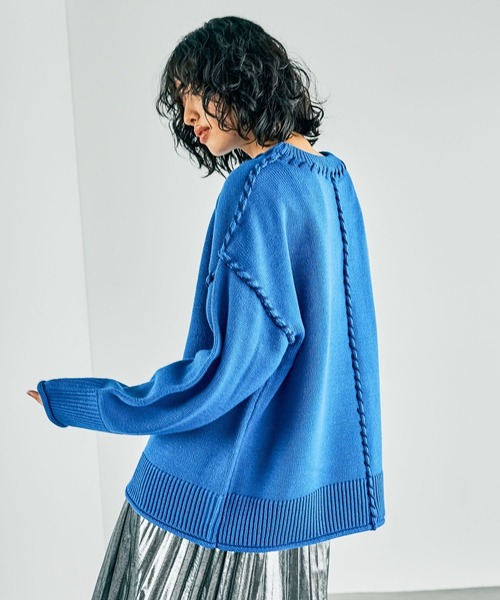 LEPSIM(レプシィム)の「5ゲージハンドステッチプルオーバー 284006(ニット/セーター・レディース・ブルー/ブラック/アイボリー/レッド・FREE)」の4枚目の写真