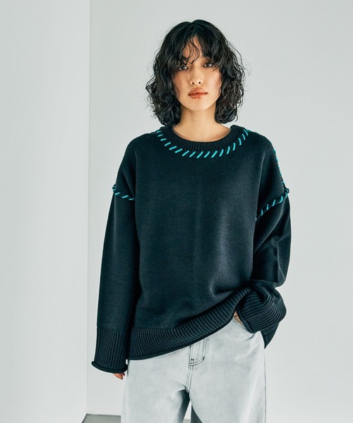 LEPSIM(レプシィム)の「5ゲージハンドステッチプルオーバー 284006(ニット/セーター・レディース・ブルー/ブラック/アイボリー/レッド・FREE)」の3枚目の写真