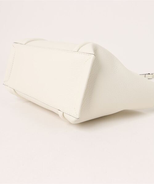LORISTELLA(ロリステッラ)の「【LORISTELLA】シュリンクレザーミディアムサイズバッグ(Q56430)(トートバッグ・レディース・ベージュ/アイボリー・ALL)」の4枚目の写真