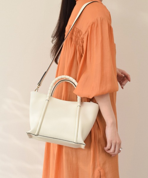 LORISTELLA(ロリステッラ)の「【LORISTELLA】シュリンクレザーミディアムサイズバッグ(Q56430)(トートバッグ・レディース・ベージュ/アイボリー・ALL)」の15枚目の写真