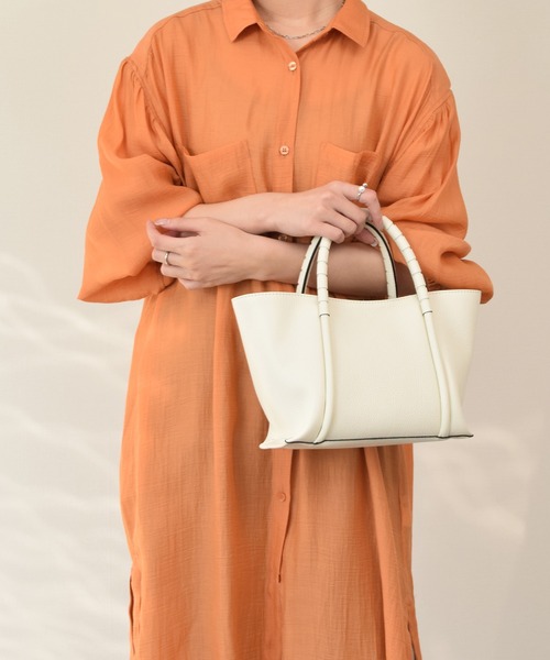 LORISTELLA(ロリステッラ)の「【LORISTELLA】シュリンクレザーミディアムサイズバッグ(Q56430)(トートバッグ・レディース・ベージュ/アイボリー・ALL)」の17枚目の写真