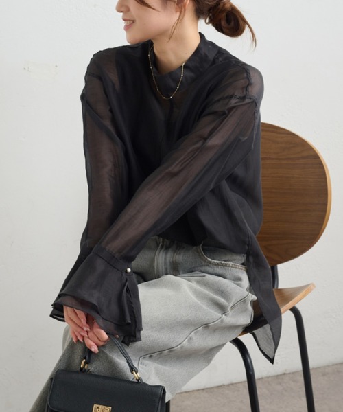 PUAL CE CIN（ピュアルセシン）の「【Du noir】パール使いシアー袖フレアブラウス（シャツ/ブラウス・レディース・ブラック/ライトベージュ・FREE）」の2枚目の写真