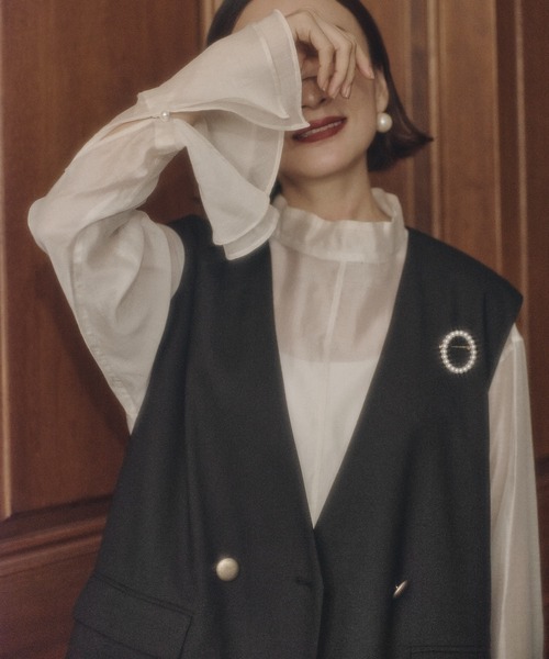 PUAL CE CIN（ピュアルセシン）の「【Du noir】パール使いシアー袖フレアブラウス（シャツ/ブラウス・レディース・ブラック/ライトベージュ・FREE）」の4枚目の写真