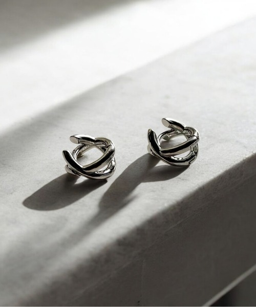 rae(レイ)の「【rae】cross pierce/クロスピアス(ピアス(両耳用)・レディース・マルチ/シルバー・FREE)」の1枚目の写真