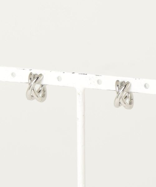 rae(レイ)の「【rae】cross pierce/クロスピアス(ピアス(両耳用)・レディース・マルチ/シルバー・FREE)」の5枚目の写真