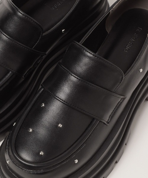 FOREVER 21(フォーエバー トゥエンティーワン)の「【2025SS】スタッズローファー(ローファー・レディース・ブラック・MEDIUM/LARGE)」の9枚目の写真