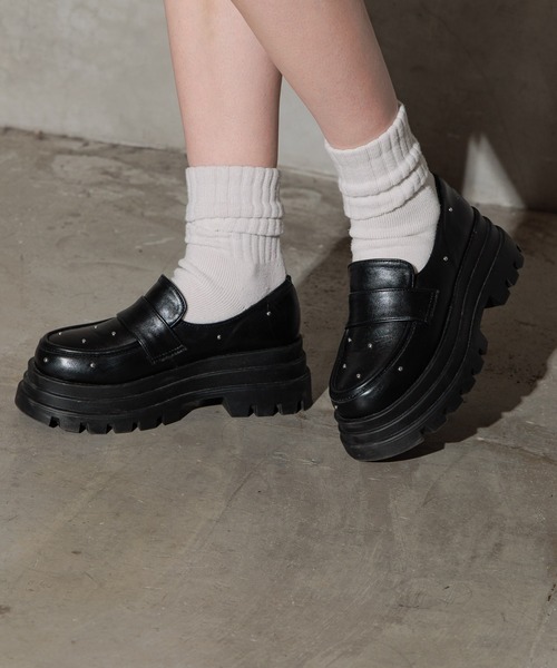 FOREVER 21(フォーエバー トゥエンティーワン)の「【2025SS】スタッズローファー(ローファー・レディース・ブラック・MEDIUM/LARGE)」の13枚目の写真