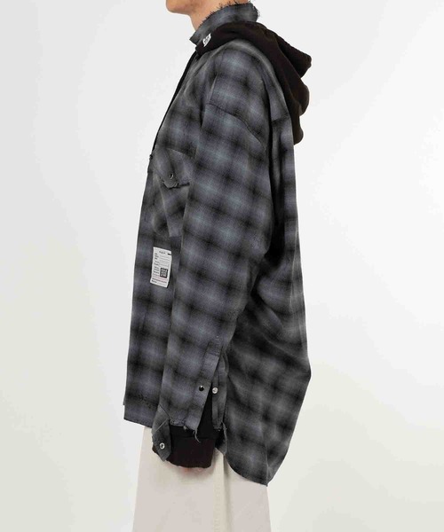 Maison MIHARA YASUHIRO(メゾンミハラヤスヒロ)の「【MIHARAYASUHIRO/ミハラヤスヒロ】SWEAT HOODIE L/S SHIRTS(シャツ/ブラウス・メンズ・ベージュ/ブラック・44/46)」の3枚目の写真