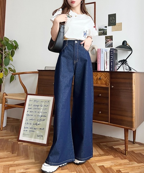 moment+(モーメントプラス)の「ワイドフレアデニムパンツ(デニムパンツ・レディース・インディゴブルー/サックスブルー/ブラック・M/L)」の8枚目の写真