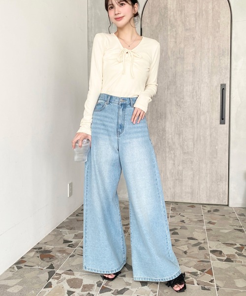 セール】ワイドフレアデニムパンツ（デニムパンツ）｜moment+