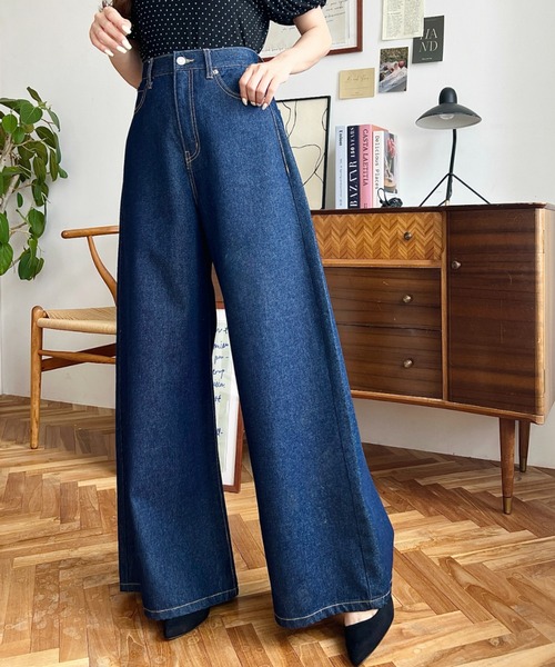 moment+(モーメントプラス)の「ワイドフレアデニムパンツ(デニムパンツ・レディース・インディゴブルー/サックスブルー/ブラック・M/L)」の15枚目の写真