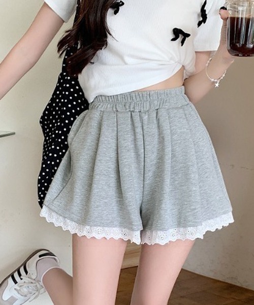 NANEA(ナネア)の「裾フリルスウェットショートパンツ(スウェットパンツ・レディース・ブラック/グレー・SMALL/MEDIUM/LARGE)」の4枚目の写真
