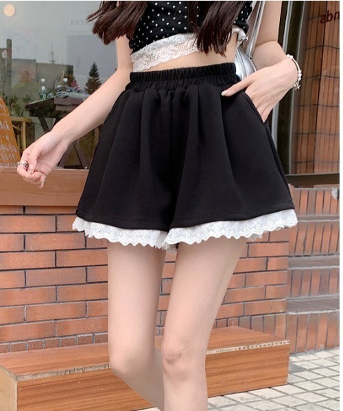NANEA(ナネア)の「裾フリルスウェットショートパンツ(スウェットパンツ・レディース・ブラック/グレー・SMALL/MEDIUM/LARGE)」の16枚目の写真